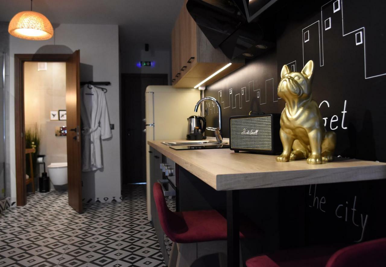 Q Luxury Rooms เทสซาโลนิกิ ภายนอก รูปภาพ